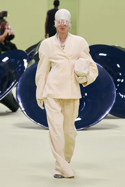 Look 68